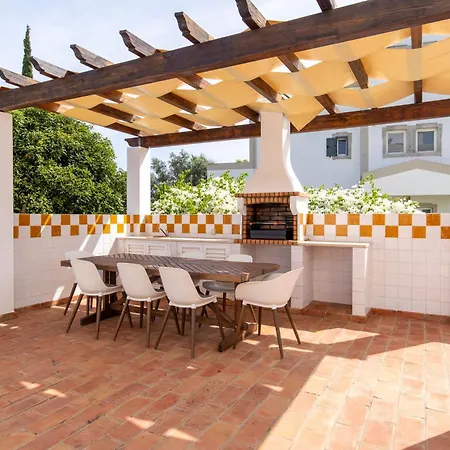 Villa Perogil - Charming Oasis In