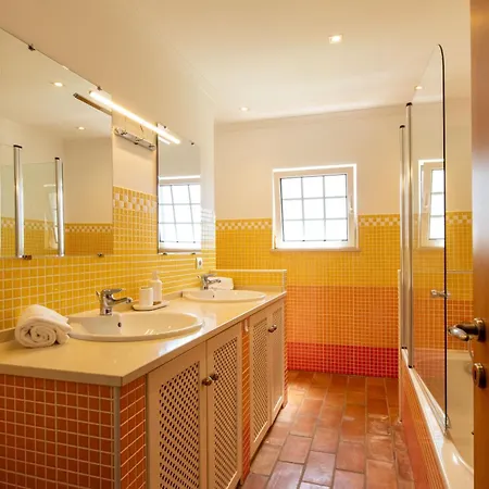 Perogil - Charming Oasis In * 塔维拉